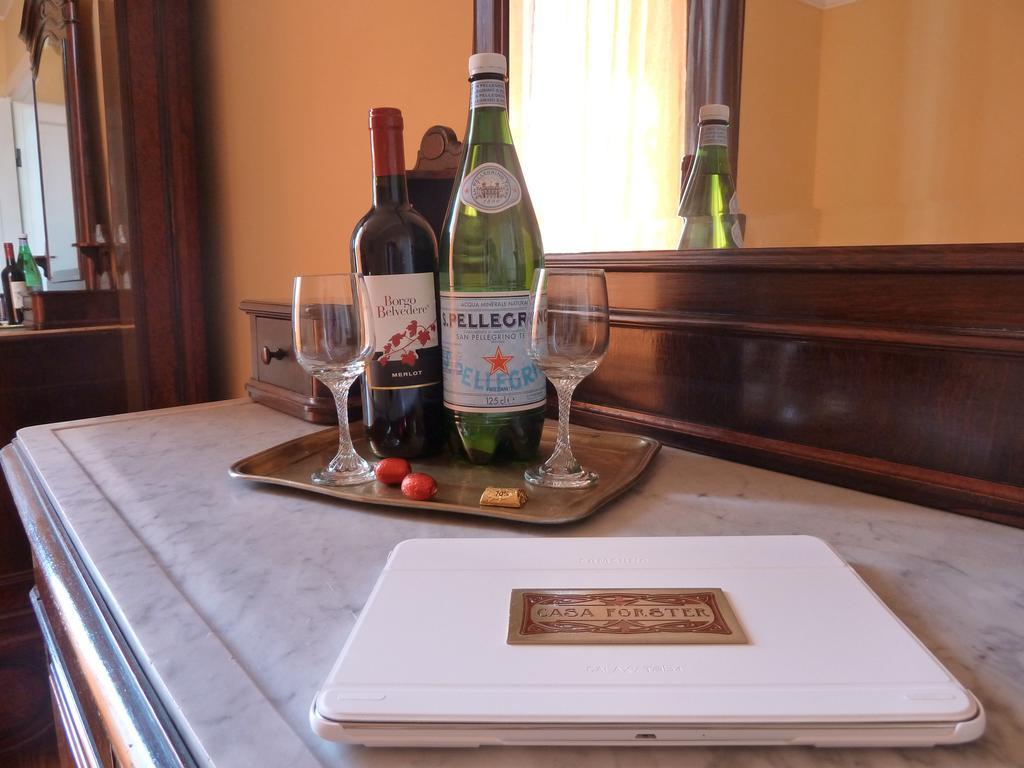 B&B Casa Forster カンネロ・リヴィエーラ 部屋 写真